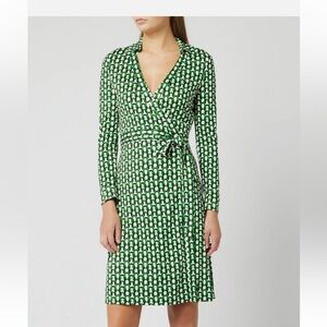 DIANE VON FURSTENBERG JEANNE Two GREEN SILK Jersey WRAP